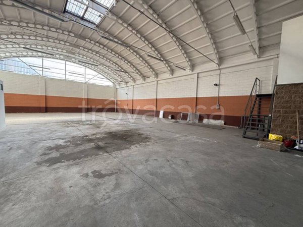 locale commerciale in affitto a Buccinasco