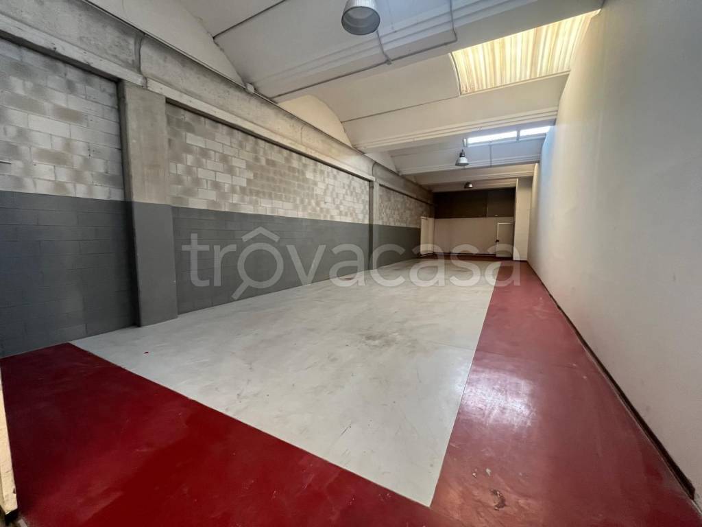 locale commerciale in affitto a Buccinasco
