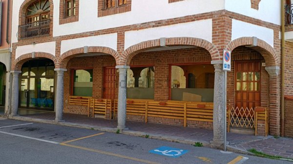 locale commerciale in affitto a Buscate