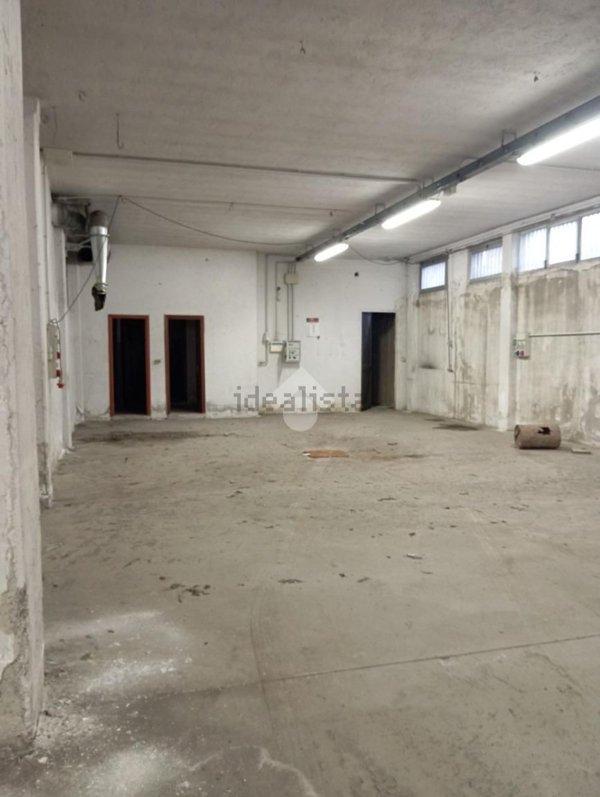 locale di sgombero in affitto a Buscate