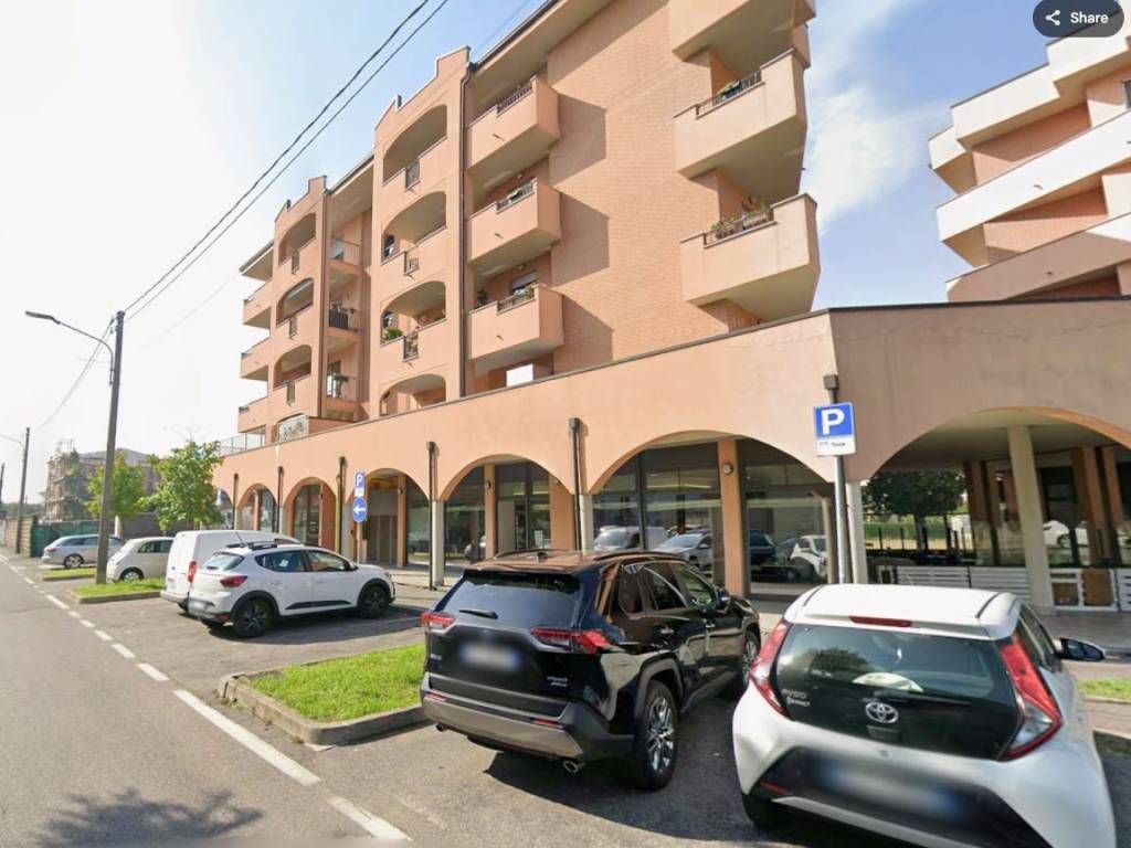 negozio in affitto a Busto Garolfo