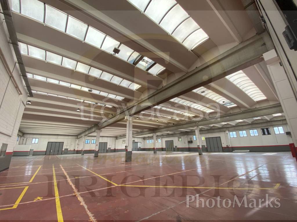 capannone in affitto a Cambiago