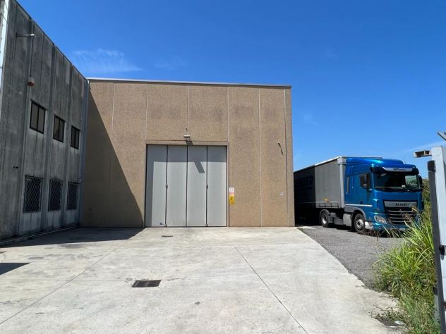 locale di sgombero in affitto a Cambiago