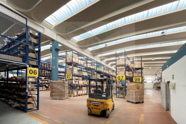 locale commerciale in affitto a Cambiago