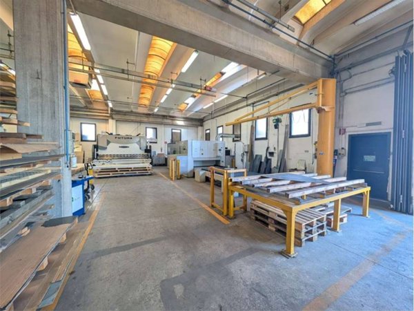 locale commerciale in affitto a Cambiago