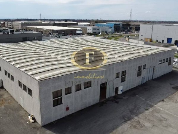 locale commerciale in affitto a Cambiago