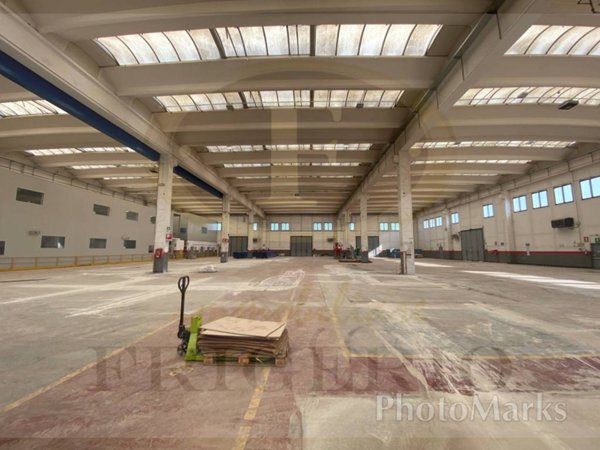 locale commerciale in affitto a Cambiago