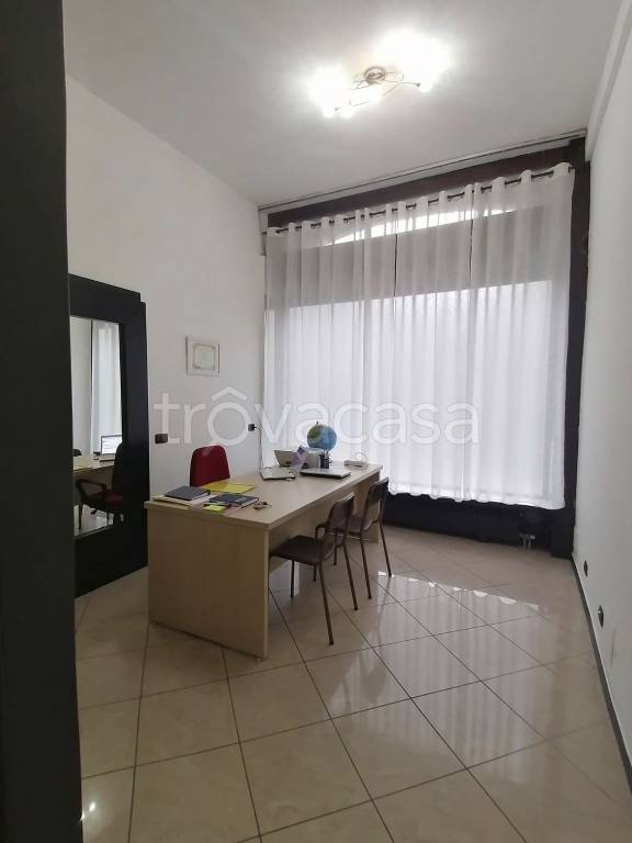 negozio in affitto a Canegrate