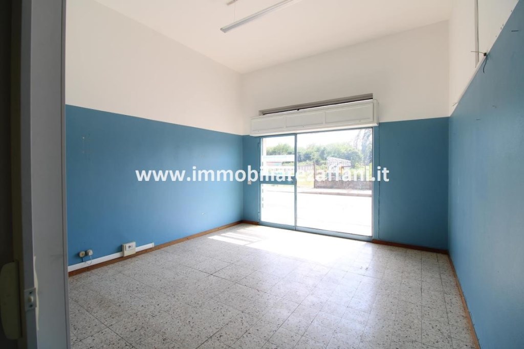 negozio in affitto a Canegrate