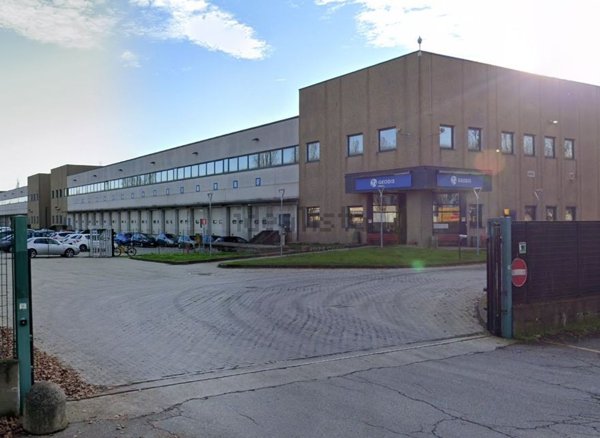 locale di sgombero in affitto a Carpiano