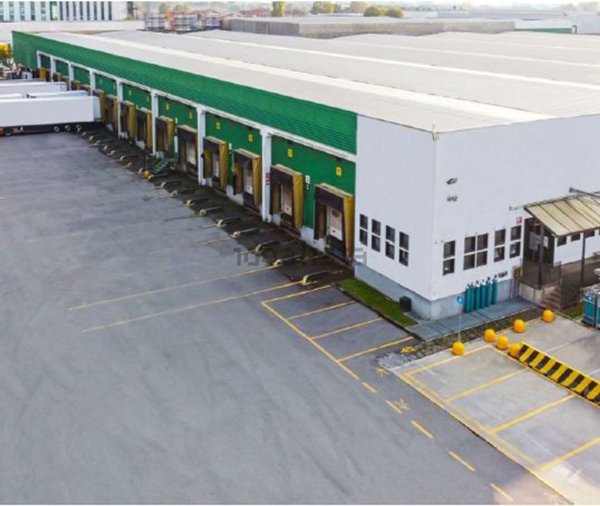 locale di sgombero in affitto a Carpiano