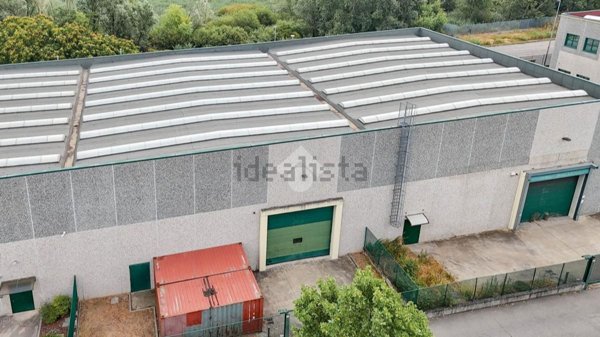 locale di sgombero in affitto a Carpiano