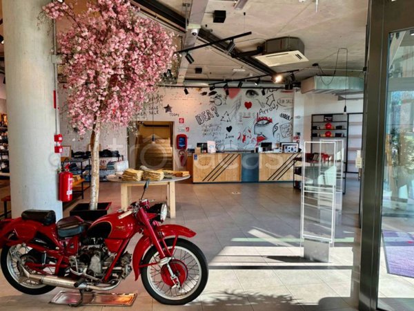 negozio in affitto a Carugate