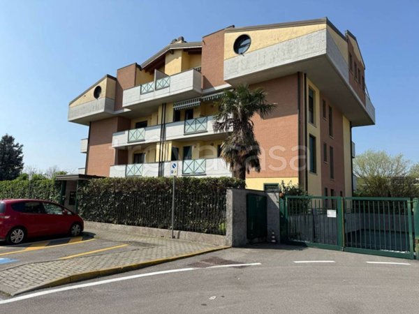 appartamento in affitto a Carugate