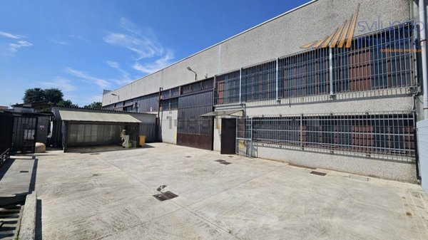 capannone in affitto a Carugate