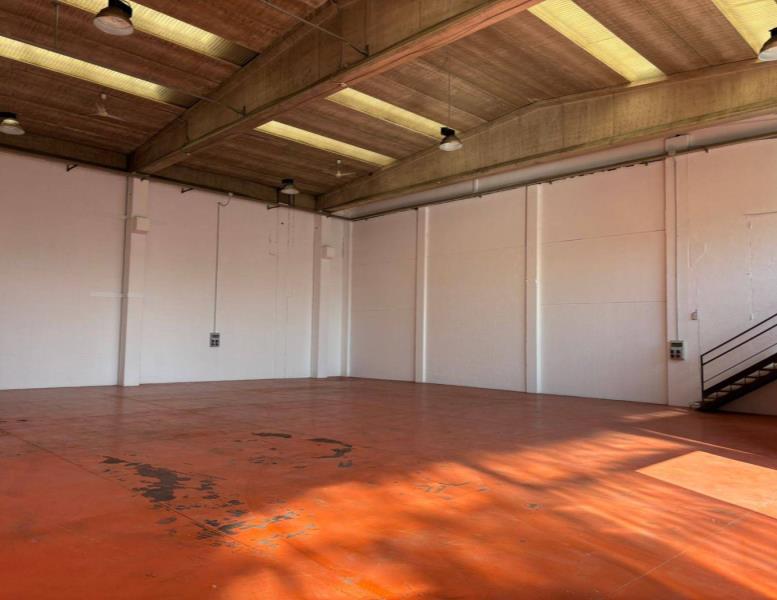 locale commerciale in affitto a Carugate