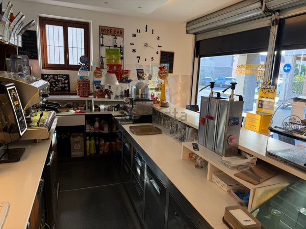 negozio in affitto a Carugate