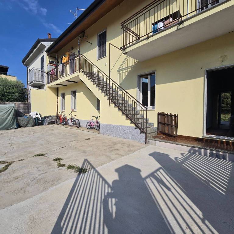 appartamento in affitto a Carugate
