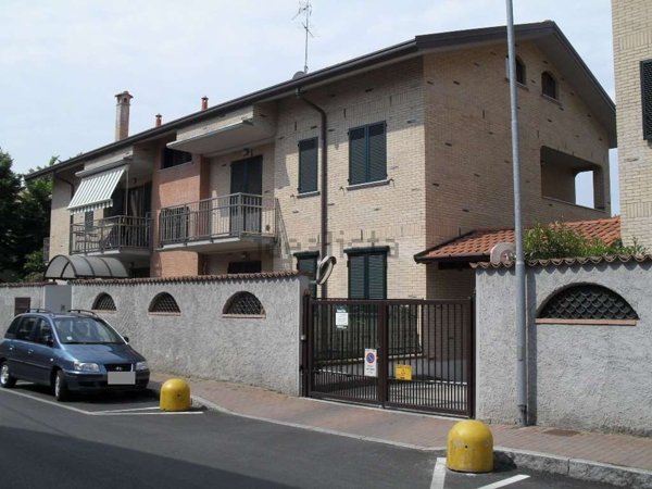 appartamento in affitto a Carugate