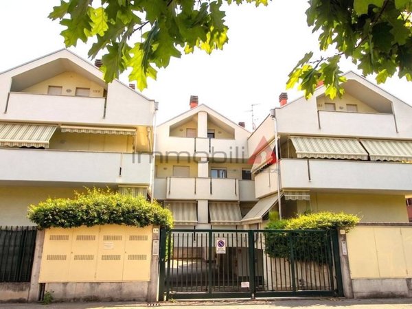 appartamento in affitto a Carugate