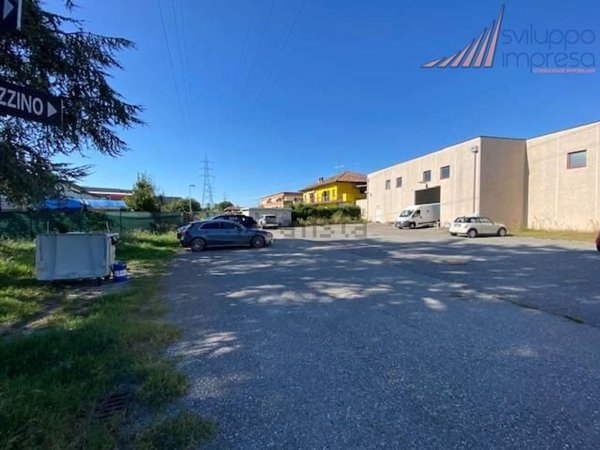 locale di sgombero in affitto a Cassano d'Adda