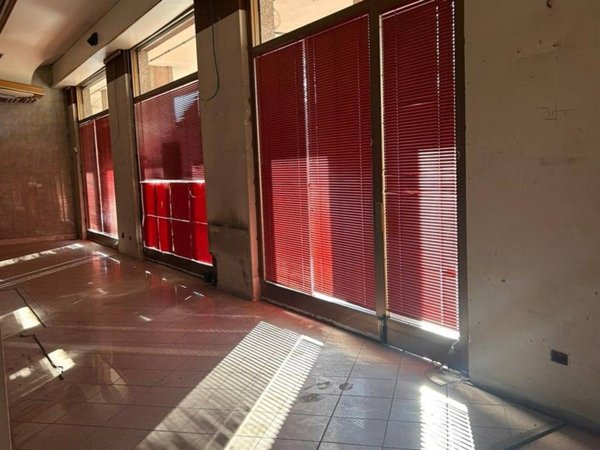 negozio in affitto a Cassano d'Adda