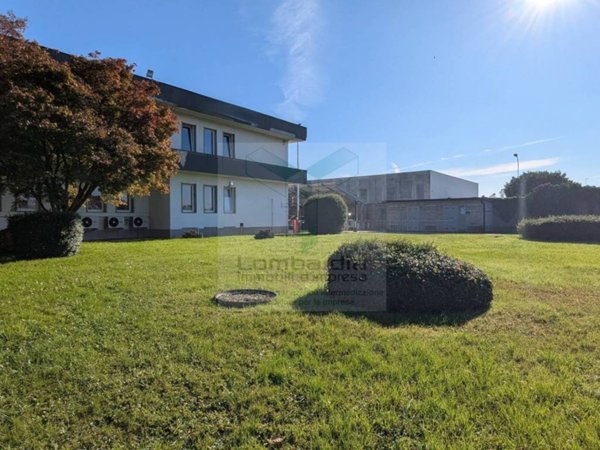 locale commerciale in affitto a Cassina de' Pecchi