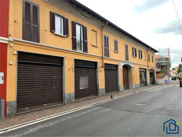 negozio in affitto a Castano Primo