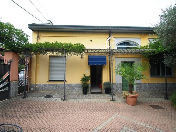 casa indipendente in affitto a Castano Primo