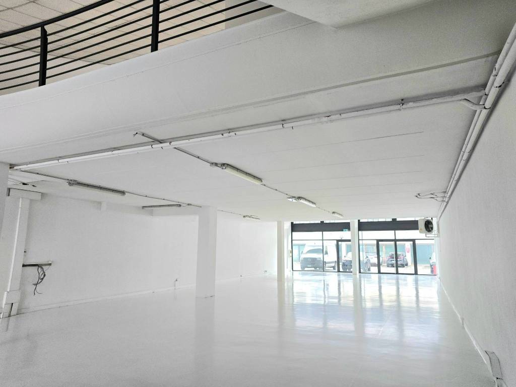 locale commerciale in affitto a Cernusco sul Naviglio