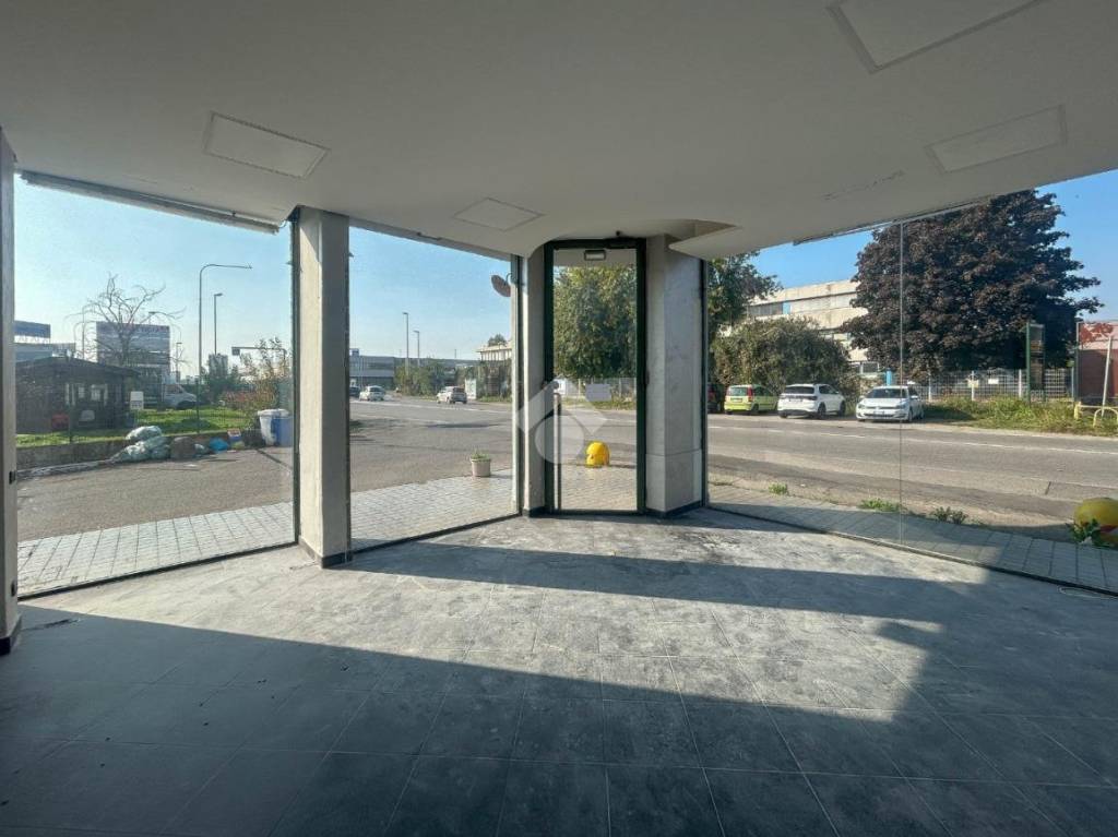 negozio in affitto a Cernusco sul Naviglio