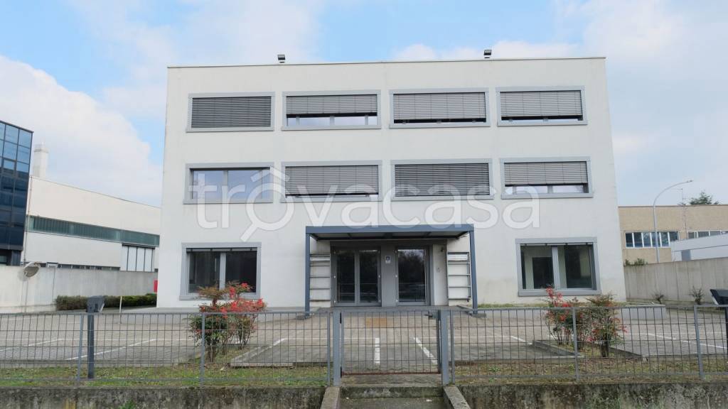 capannone in affitto a Cernusco sul Naviglio