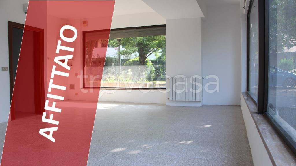 negozio in affitto a Cernusco sul Naviglio