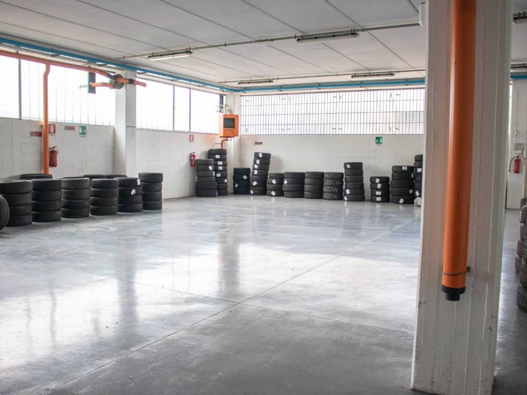 capannone in affitto a Cernusco sul Naviglio