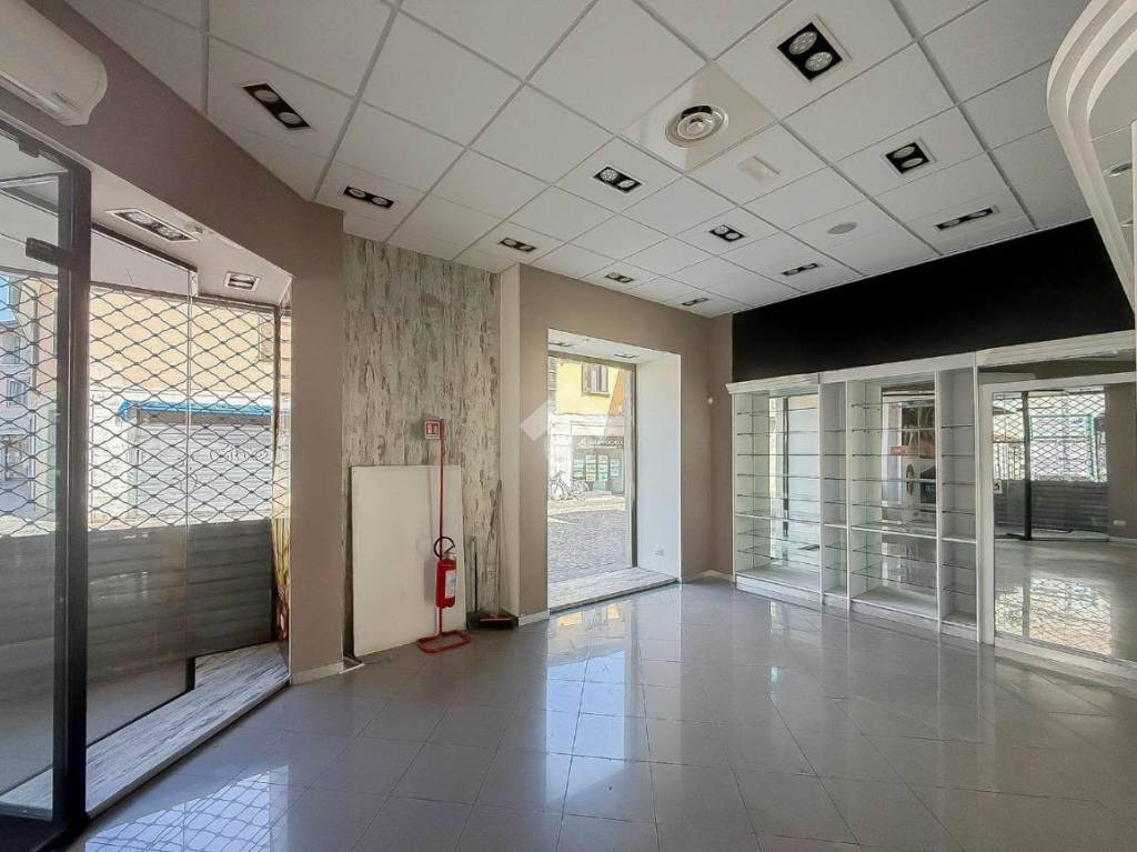 negozio in affitto a Cernusco sul Naviglio