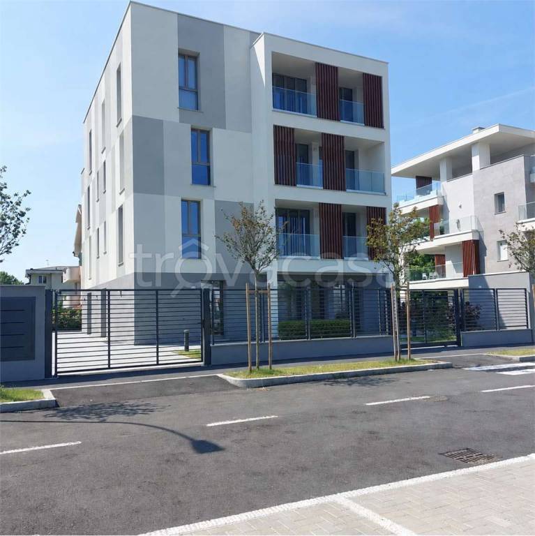 negozio in affitto a Cernusco sul Naviglio