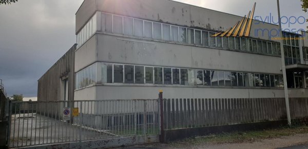 capannone in affitto a Cernusco sul Naviglio in zona Ronco