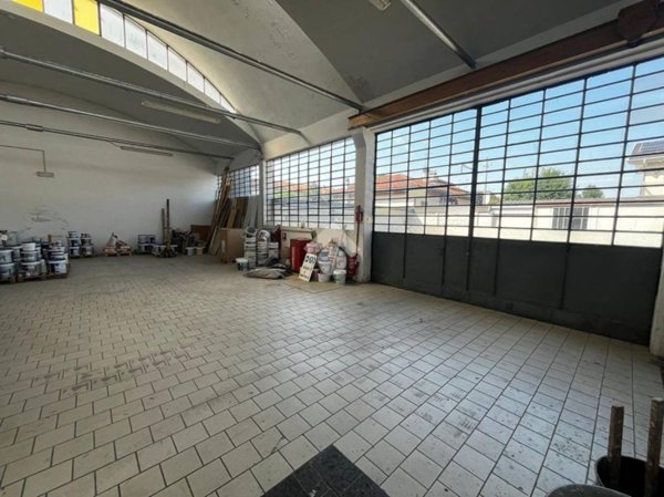 locale commerciale in affitto a Cerro Maggiore
