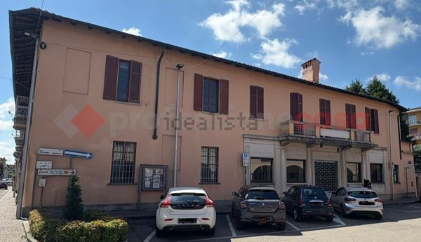 locale commerciale in affitto a Cerro Maggiore