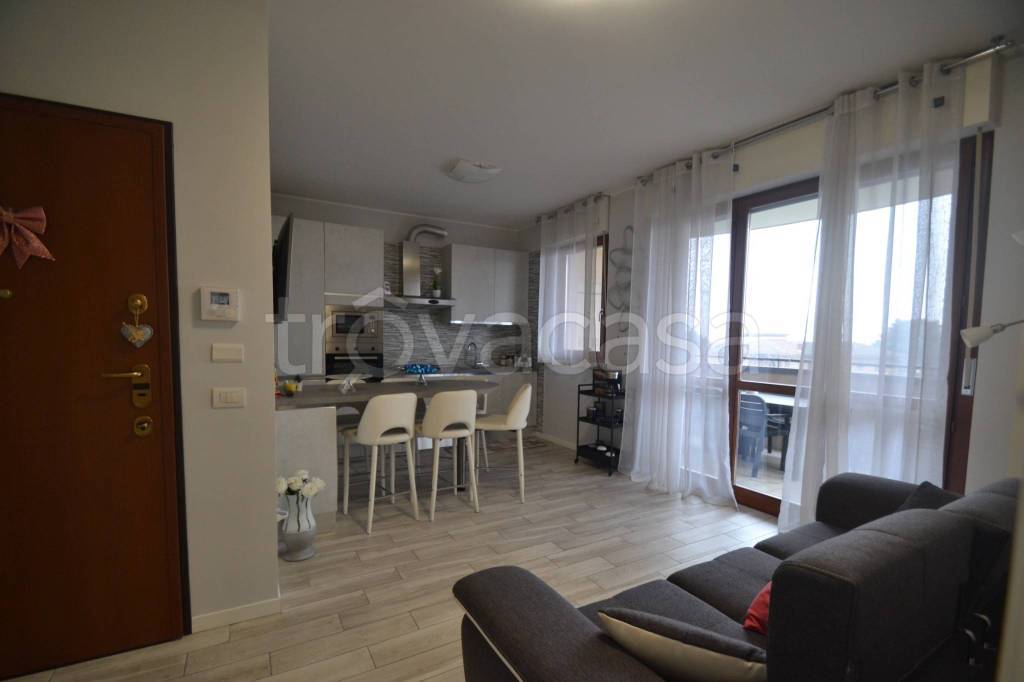 appartamento in affitto a Cerro Maggiore