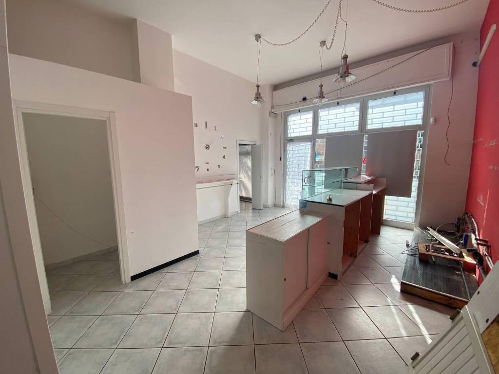 negozio in affitto a Cerro Maggiore