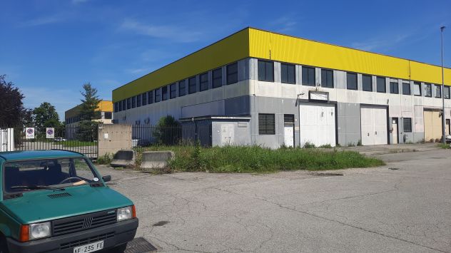 locale commerciale in affitto a Cesano Boscone