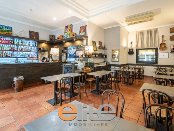 negozio in affitto a Cesano Boscone