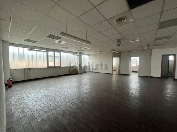 capannone in affitto a Cesano Boscone