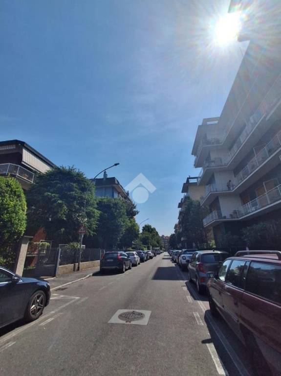 appartamento in affitto a Cesano Boscone in zona Villaggio Giardino
