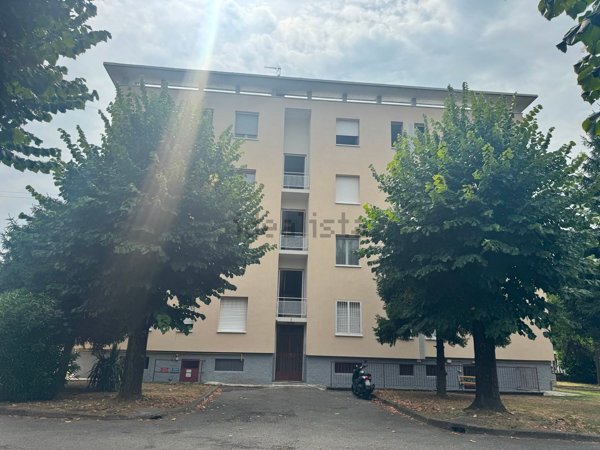 appartamento in affitto a Cesano Boscone in zona Villaggio Giardino