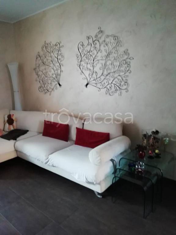 appartamento in affitto a Cesano Boscone in zona Villaggio Giardino