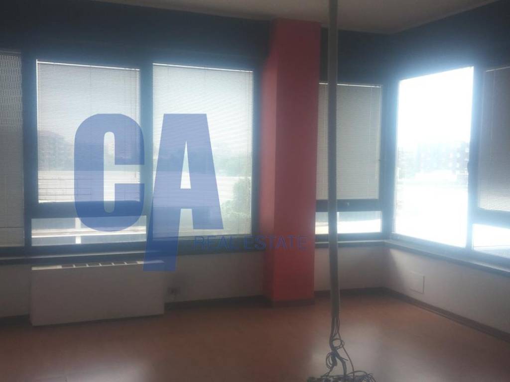 ufficio in affitto a Cinisello Balsamo in zona Robecco