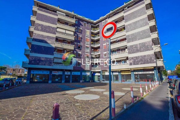 negozio in affitto a Cinisello Balsamo
