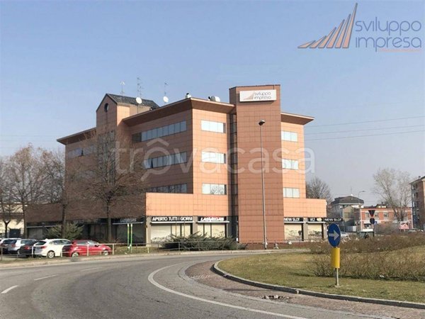ufficio in affitto a Cinisello Balsamo in zona Robecco